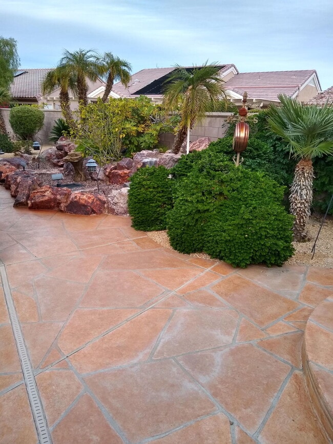 Building Photo - 39354 Falconwood Ct