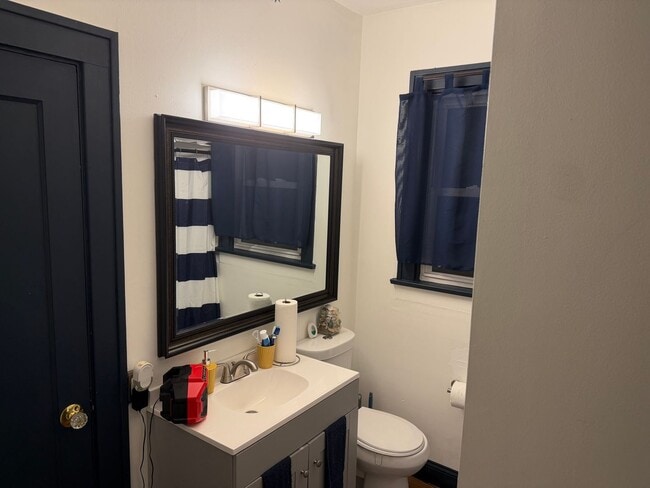 Building Photo - 1707 N Charles St