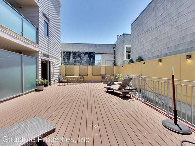 Building Photo - One Bedroom Available in Iconic Corner Bui...