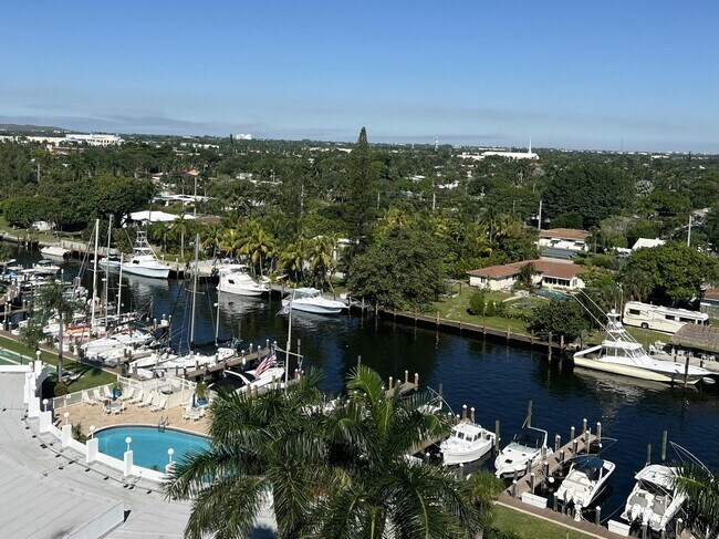 Primary Photo - 2731 NE 14th Street Causeway