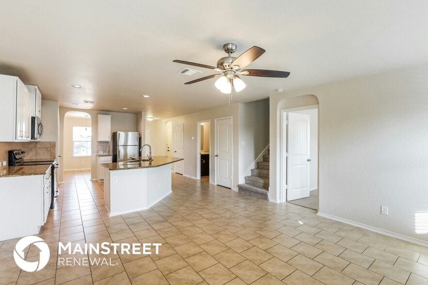 Building Photo - 11131 Creek Eagle