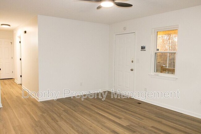 Building Photo - 349 Blackfox Rd SW