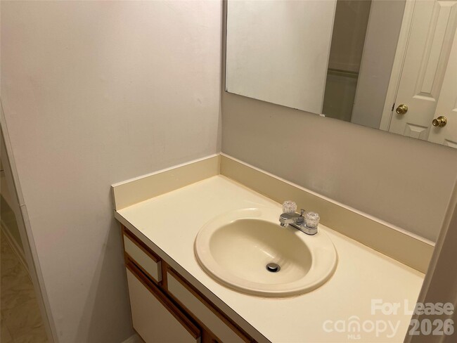 Building Photo - 6725 Bevington Ridge Rd