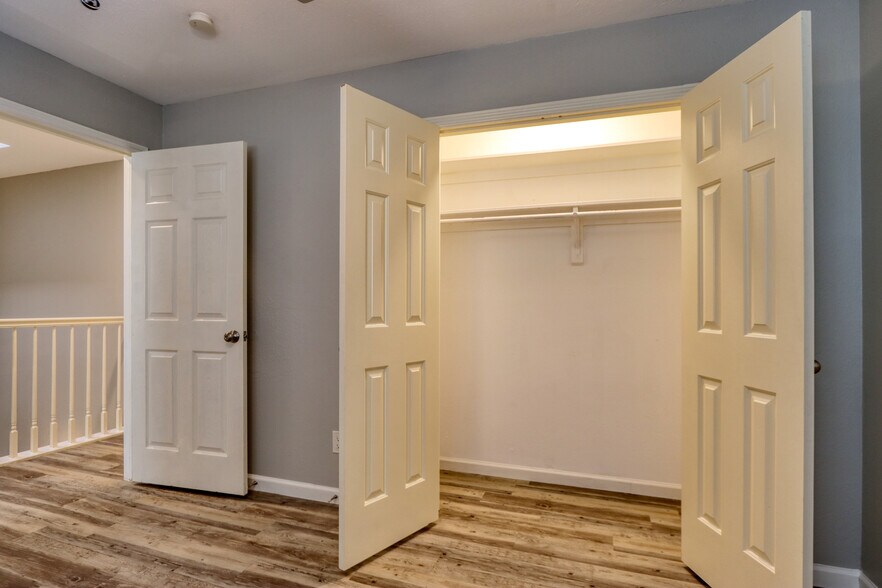 Building Photo - 317 Benjamin St