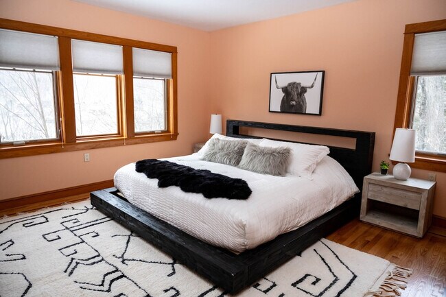 Building Photo - 196 Black Mountain Rd