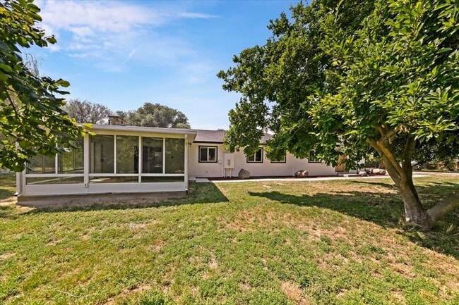 Building Photo - 297 Bard Ave