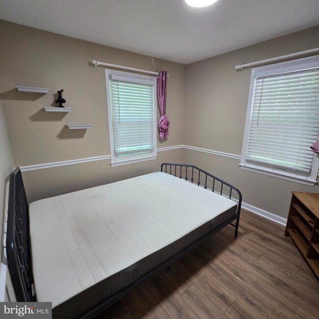 Building Photo - 5676 Kirkham Ct