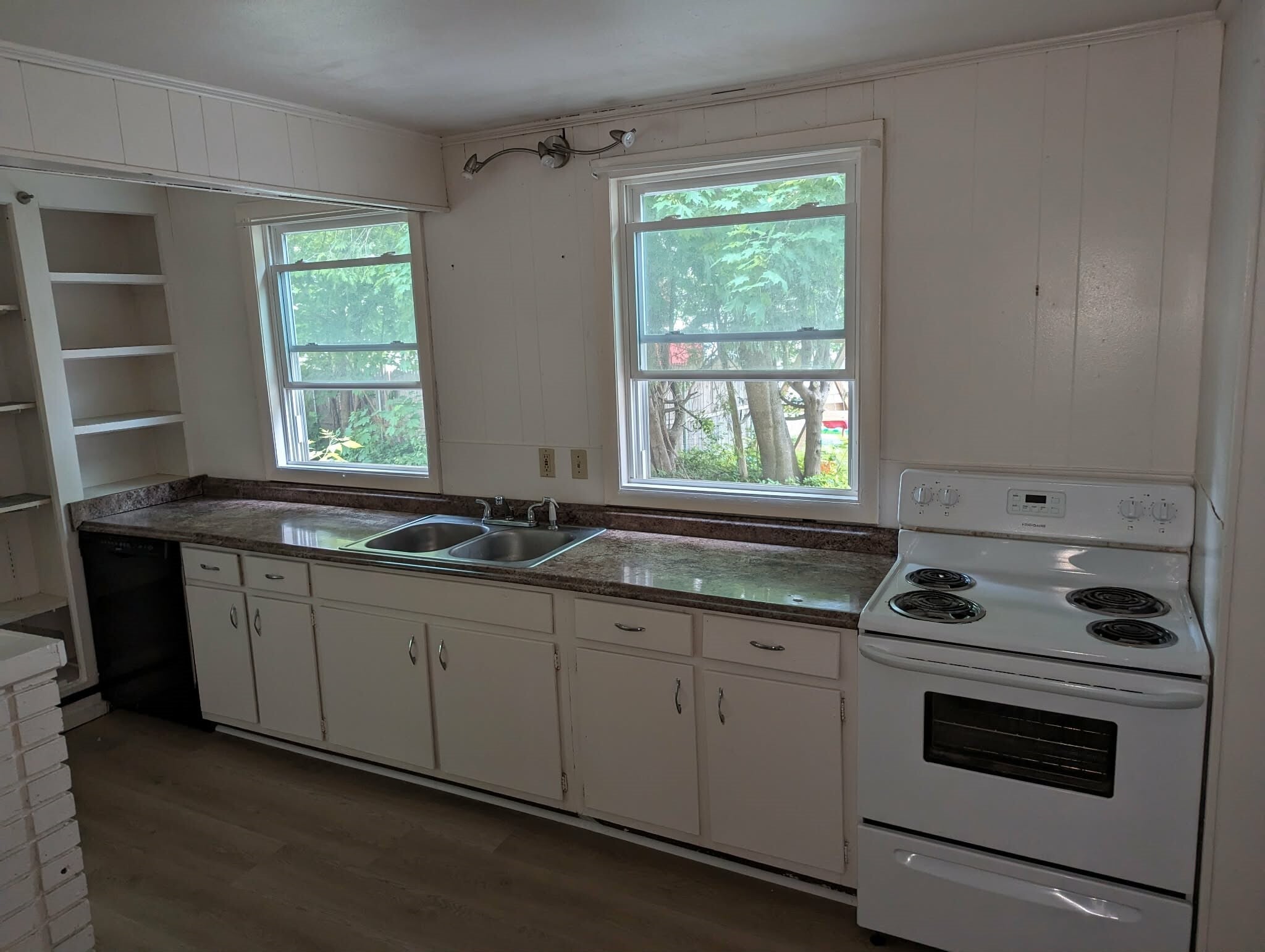 Kitchen - 186 Center St