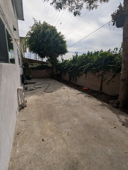 Building Photo - 613 Illinois Ct