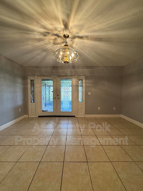 Building Photo - 1836 N Crystal Lake Dr