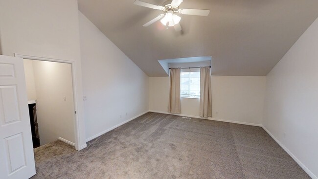 Building Photo - 5 Bedroom 3 Bathroom in Lehi!