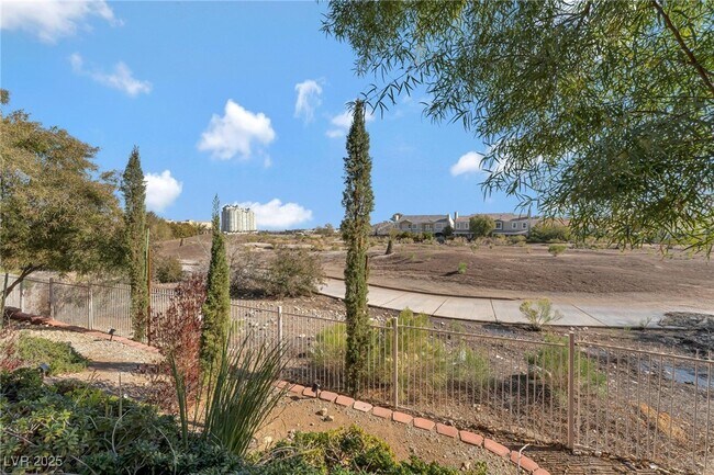 Building Photo - 904 Pont Chartrain Dr