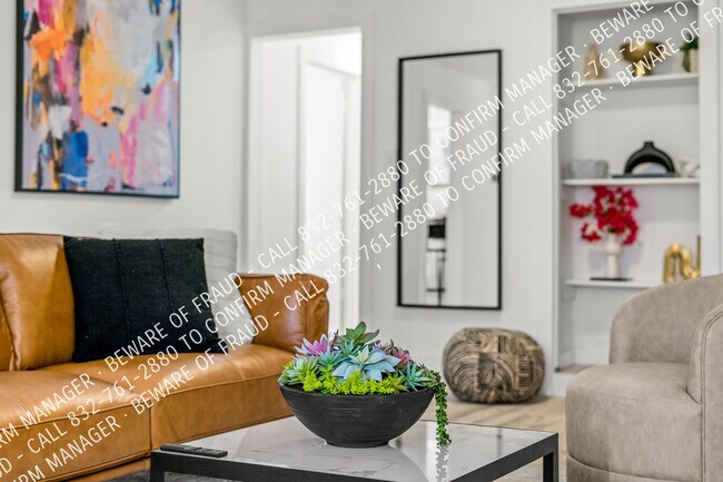 Building Photo - 12811 Pandora Dr