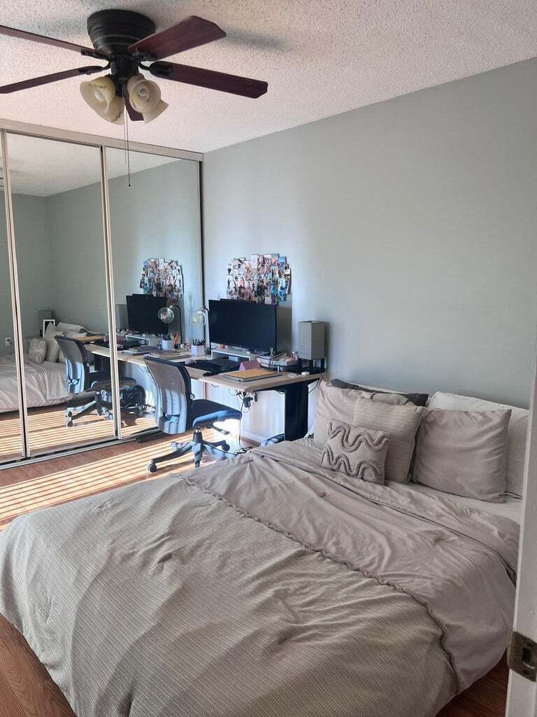 Building Photo - 1700 Embassy Dr