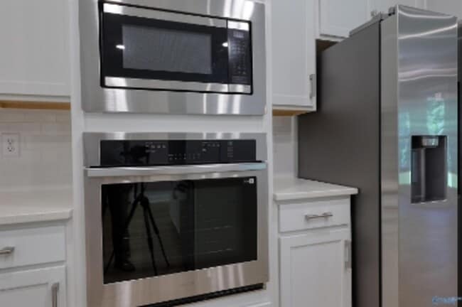 Building Photo - 188 Clift Crk Dr