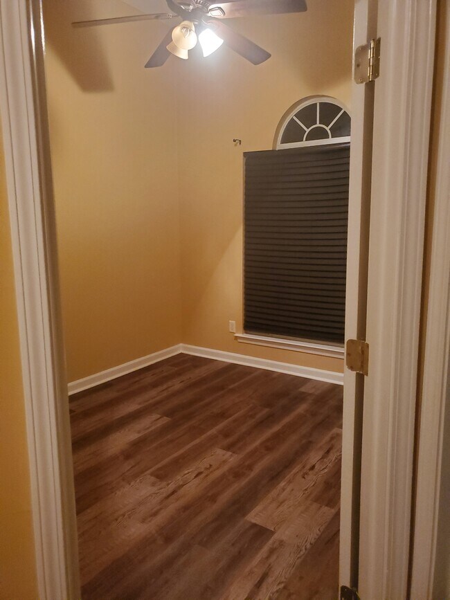 Building Photo - 4616 Tulip Bend Dr