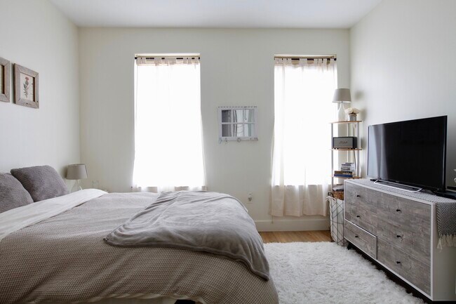 Second bedroom - 60 Winooski Falls Way
