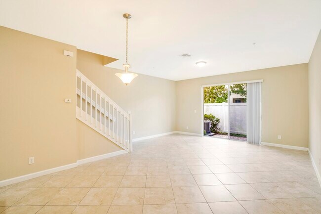 Building Photo - 9661 Sw Purple Martin Way