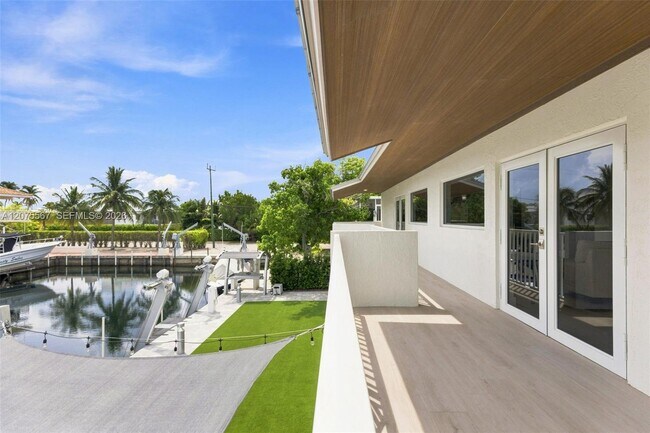Building Photo - 203 Gulfview Dr
