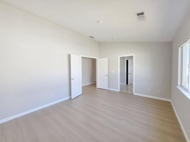 Building Photo - 2075 Purcell Pl
