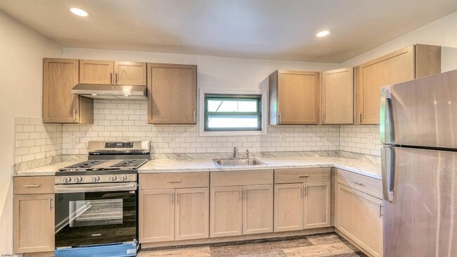 Building Photo - 2635 Arctic Ave