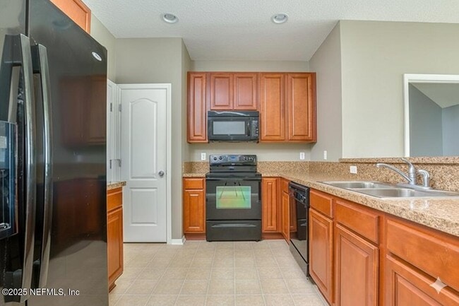 Building Photo - 5933 Bartram Village Dr