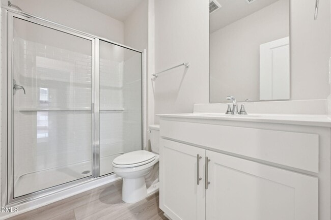 Building Photo - 5 and A Loft single family for sale