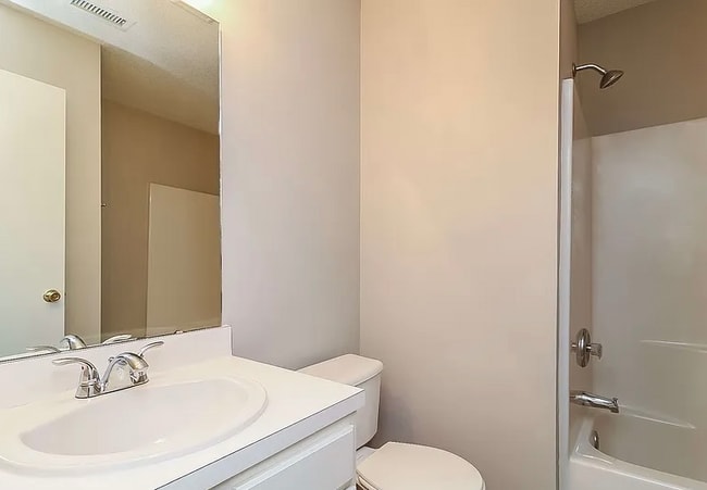 Building Photo - 4316 Viewmont Dr