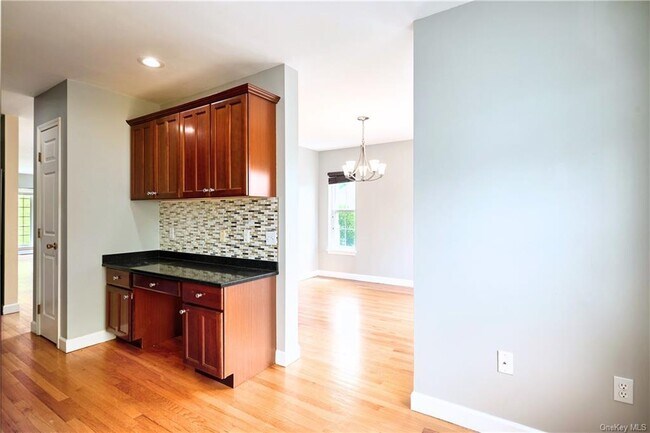 Building Photo - 2402 Rockledge Ct
