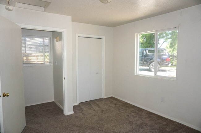 Building Photo - Cute 2-Bedroom Close to Downtown Boise