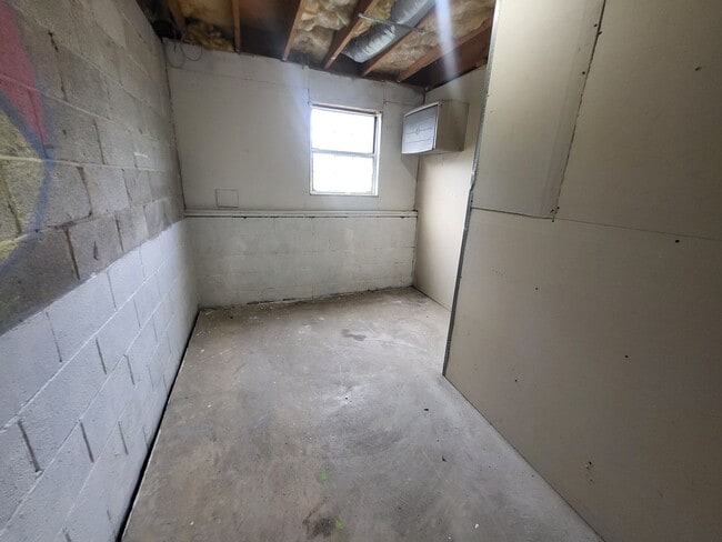 Building Photo - Spacious 3-Bedroom Rental Home in Newark