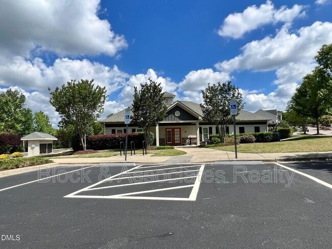 Building Photo - 537 Austin View Blvd