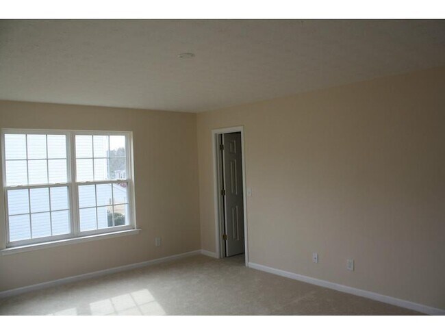Building Photo - 3226 Deer Valley Dr NW