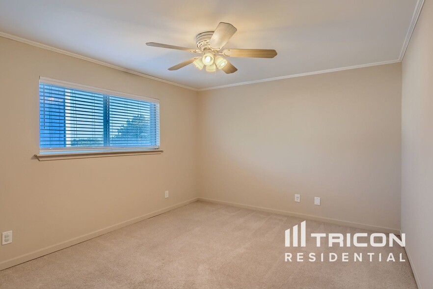 Building Photo - 1712 Hartford Dr