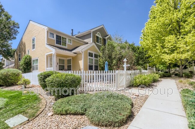 Building Photo - 907 Snowberry St