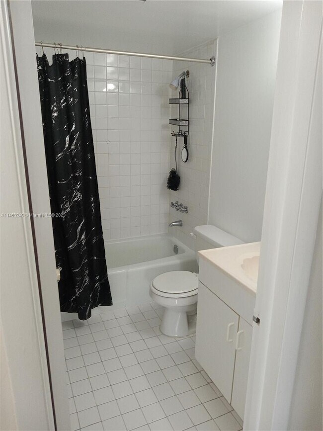 Building Photo - 8335 SW 72nd Ave