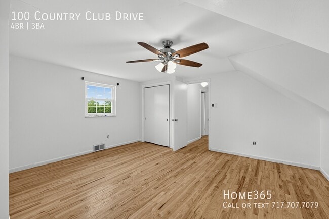 Building Photo - 100 Country Club Dr