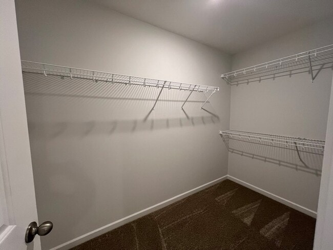 Building Photo - 967 Horse Mountain Rd