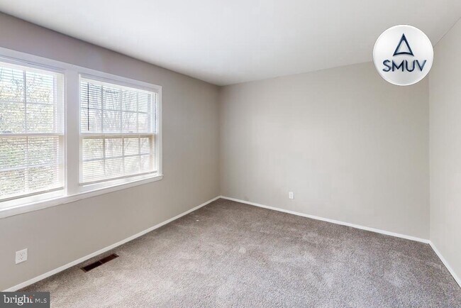 Building Photo - 1541 Upshire Rd