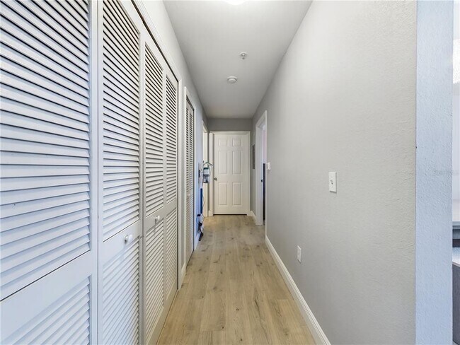 Building Photo - 5521 Rosehill Rd