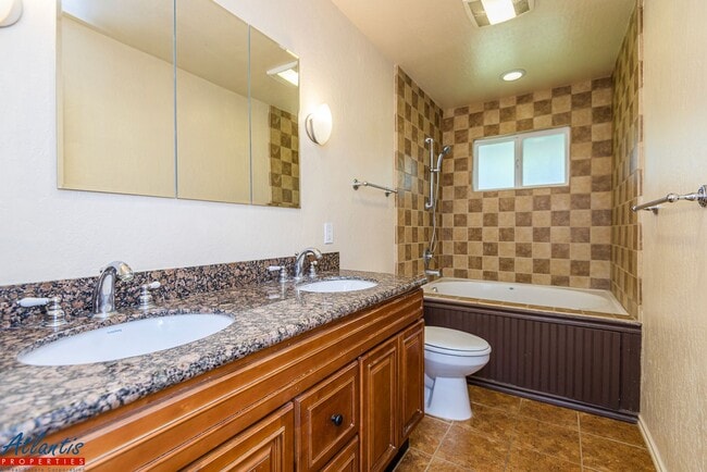 Building Photo - Lovely Cul-De-Sac Home | Private Yards