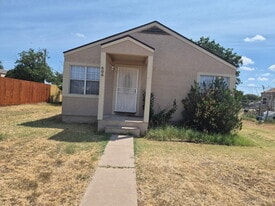 Building Photo - 606 McKinney Ave