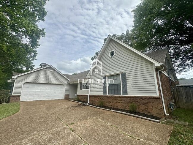 Building Photo - 2322 Bartlett Oaks Dr