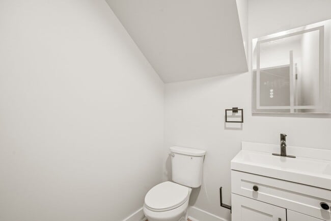 Building Photo - BEAUTIFUL HOUSE FOR RENT NEAR 1604 W/ GUIL...