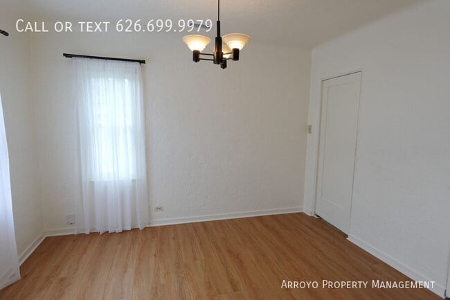 Building Photo - 3216 Brandon St