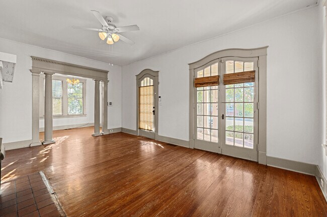 Building Photo - 108 4th St