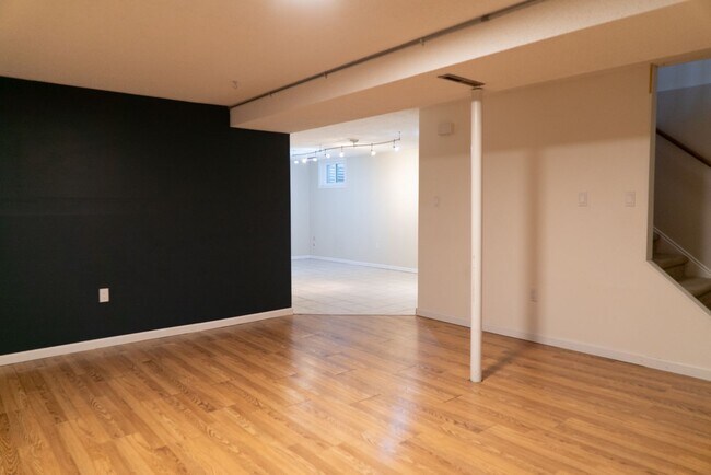 Building Photo - Wonderful Large 5 Bedroom House with Fenced Back Yard and 2-Car Garage