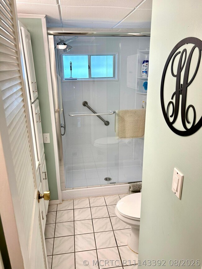 Building Photo - 425 Bougainvilla Dr