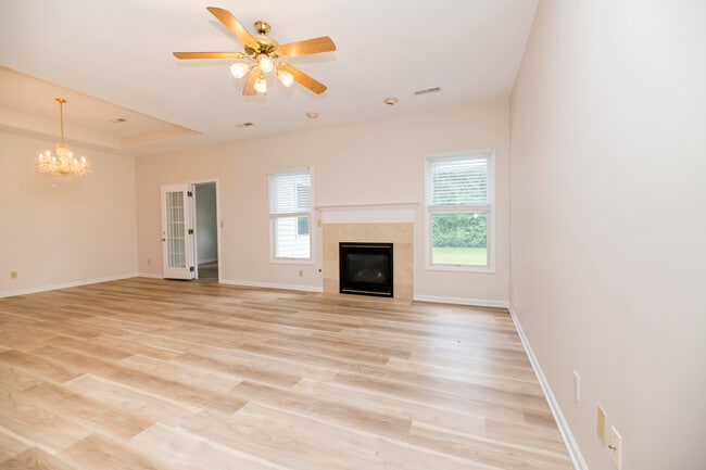 Building Photo - 3617 Augusta Dr