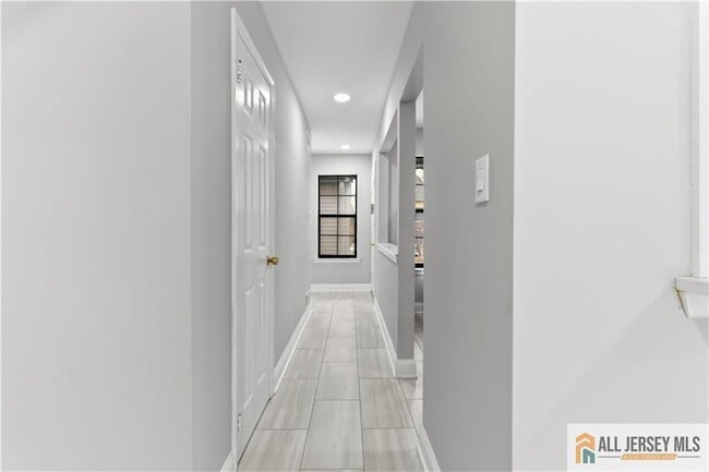 Building Photo - 809 Woodbridge Commons Way